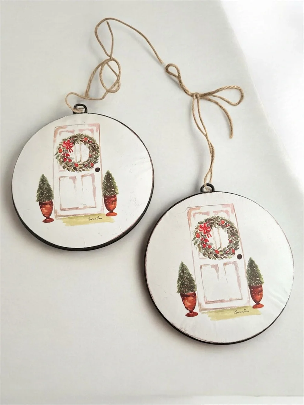 Ornaments set of 2 Round Door & Wreath Round Metal. Ready to Hamg